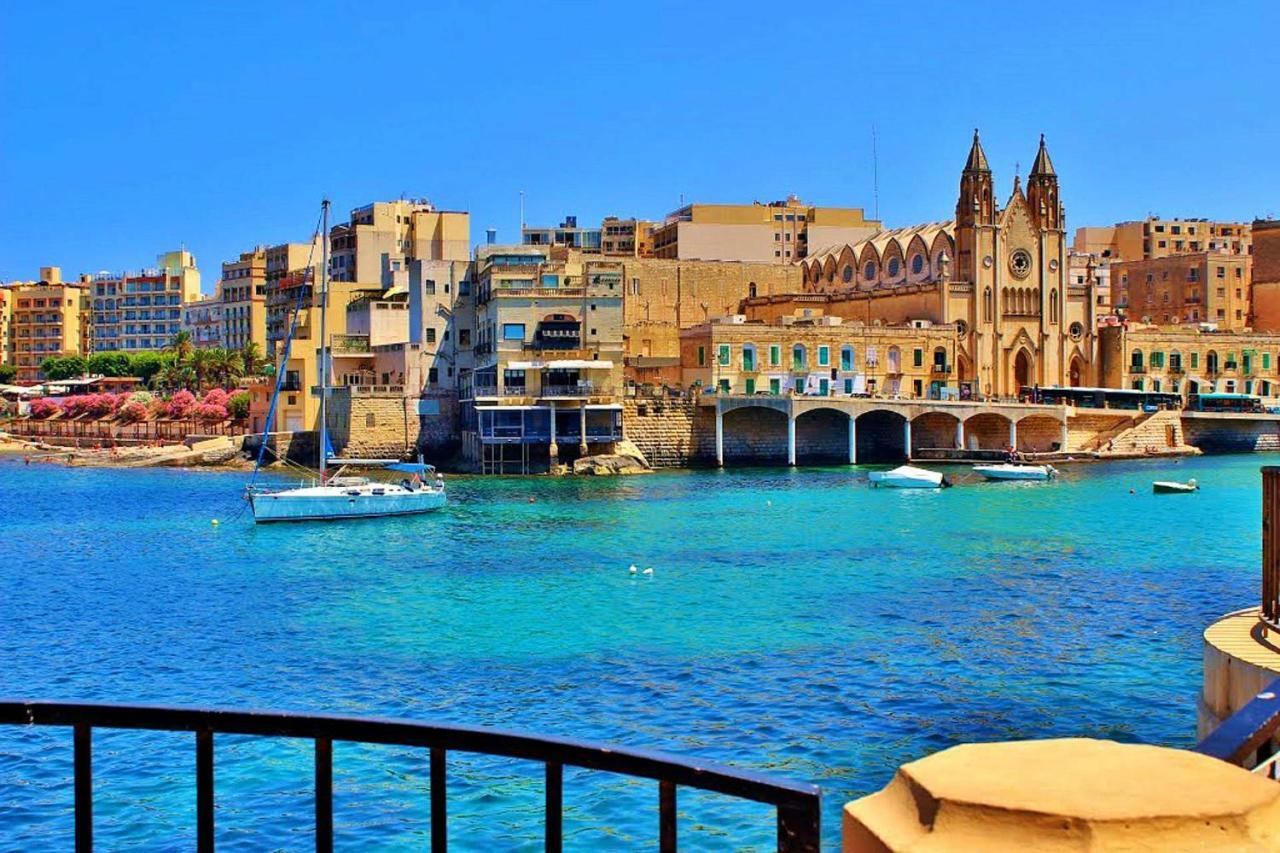 Seafront Apartment In Sliema With Pool, Upmarket Complex Exterior photo